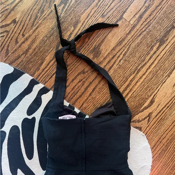 Betty Paige Black Halter Romper with Pockets - Picture 6 of 7